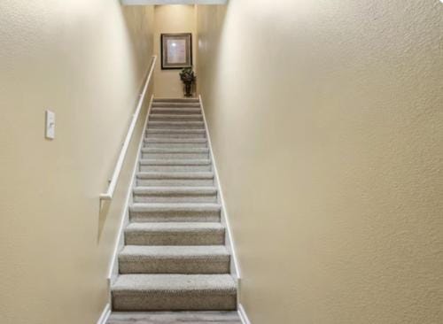 Family Beach Escape, 2 Min to Beach, Pools Hotel in Gulfport