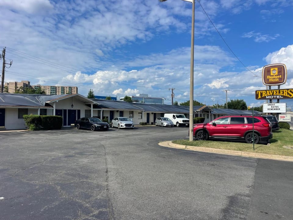 Travelers Motel Hotel in Belle Haven
