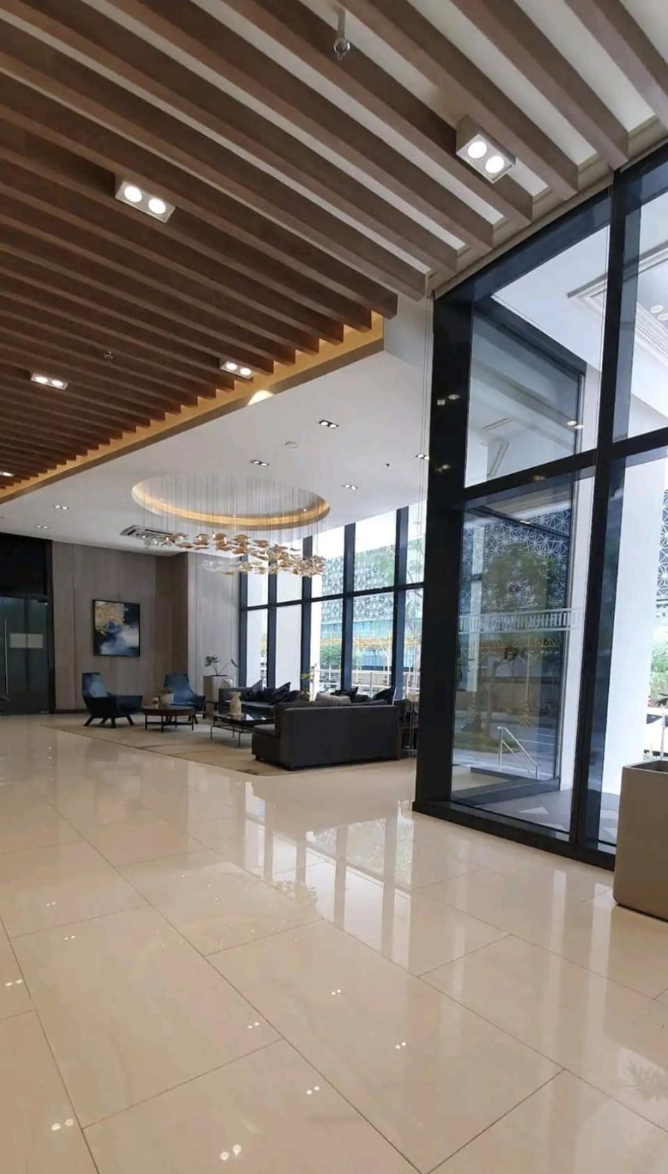 1BR at the FORT BGC near Restaurants, Malls & Shop Apartment hotel in Makati