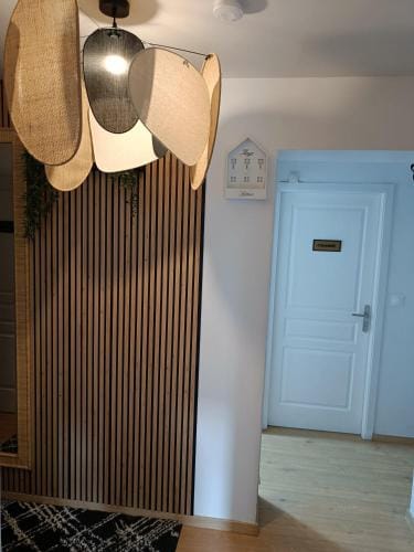Grande chambre d'hote - 5 mins Gare Annemasse Hotel in Annemasse