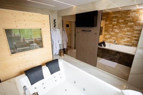 Suites Aix la Chapelle, Exclusive Apartments, Wellness and more, Aachen Eilendorf Hotel in Aachen