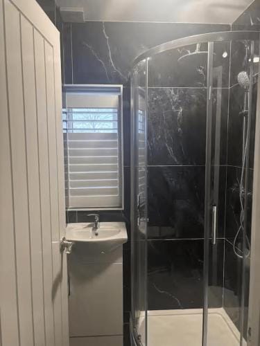 Double Room Ensuite in Croydon Family Home Hotel in Croydon