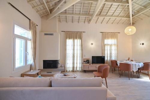 Karivaliko Hotel in Decentralized Administration of the Aegean