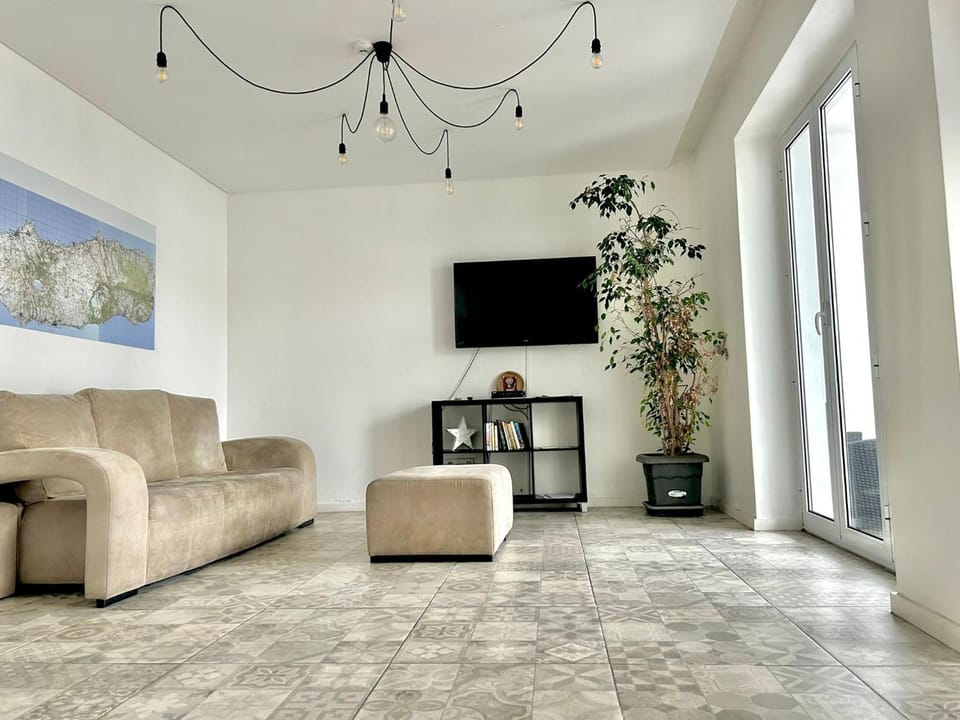Shared lounge/TV area