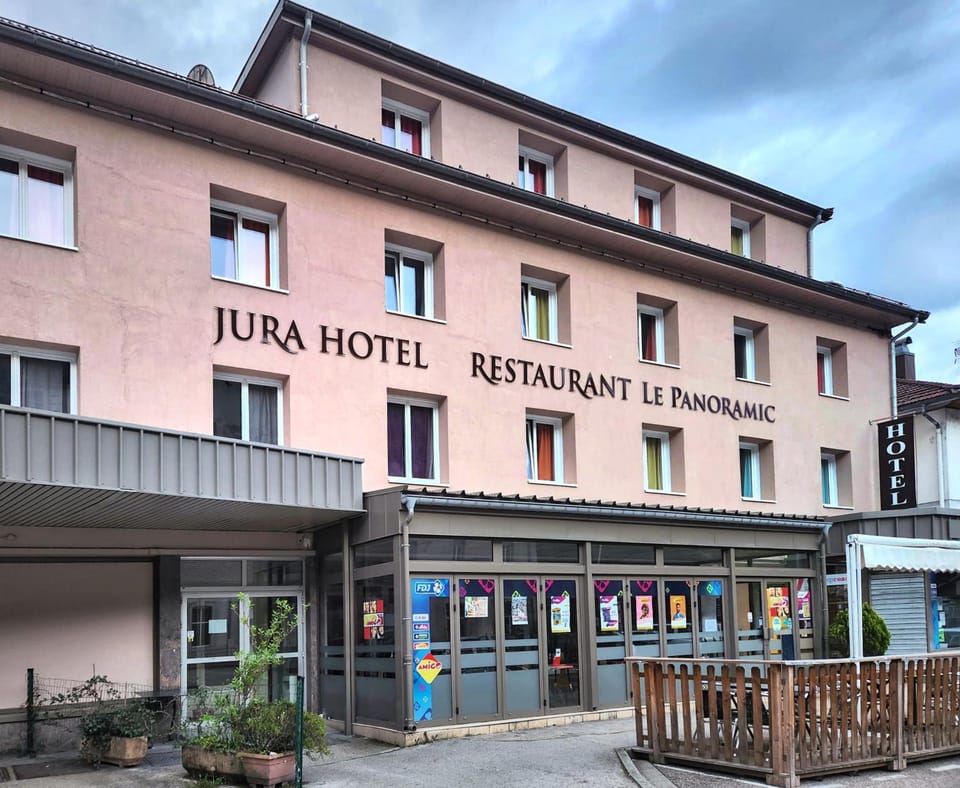 Jura Hotel Restaurant Le Panoramic Hotel in Haute-Savoie