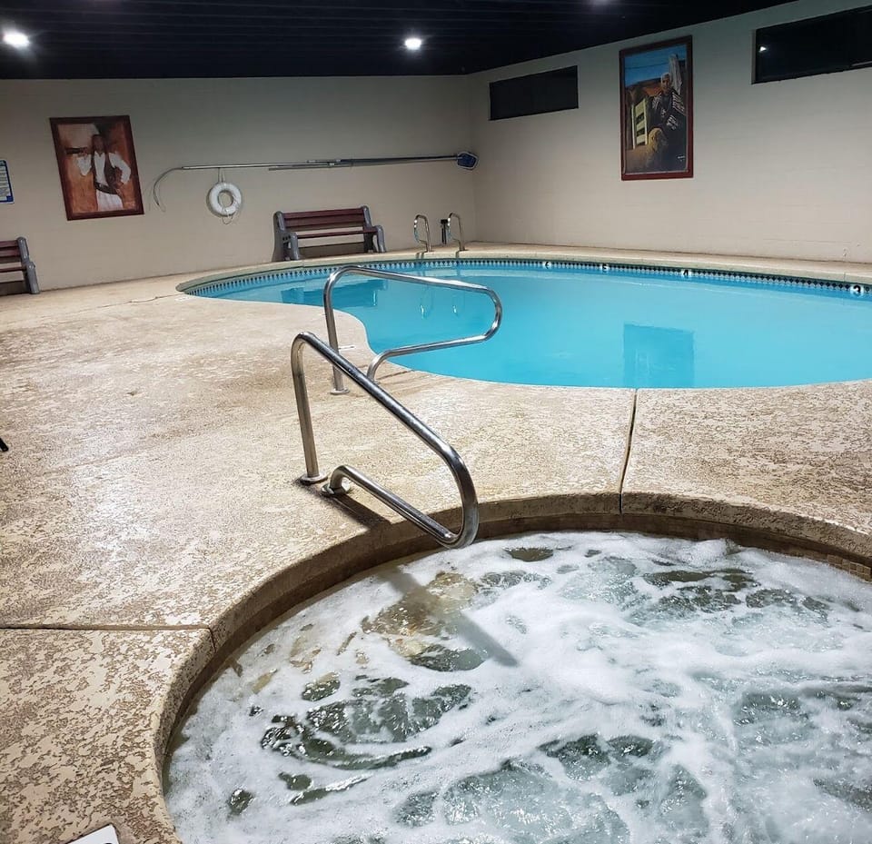 Luxury Tiny Homes - Deluxe King Room Hotel in Page