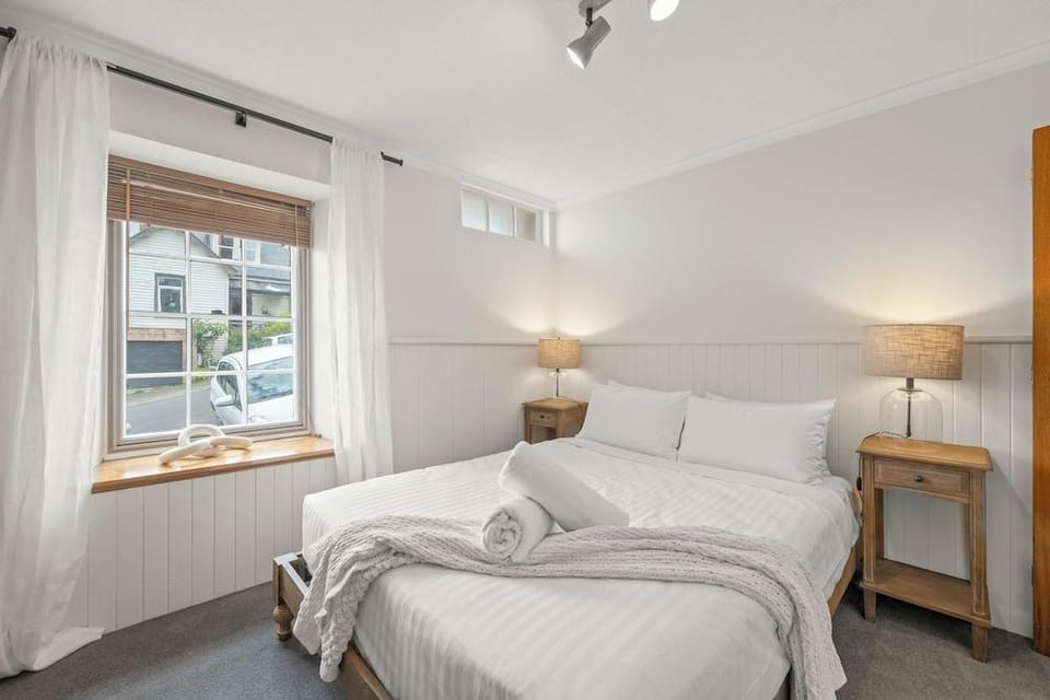 Stylish 3 Bedroom Townhouse - Hobart CBD Hotel in Hobart