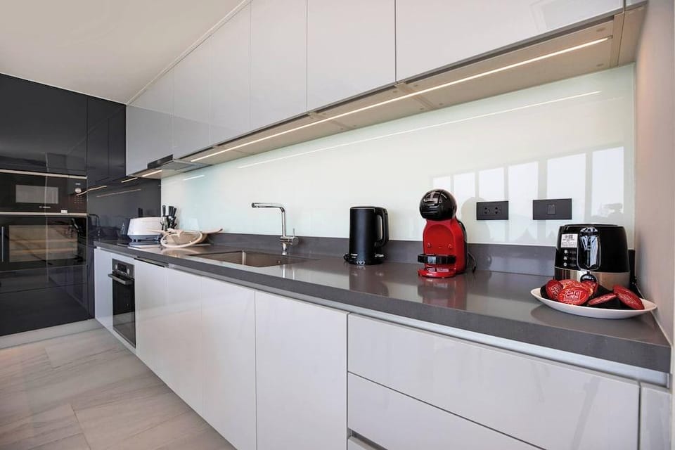 Ocean Views BluePoint 3BR Apartment 8-11 Hotel in Patong