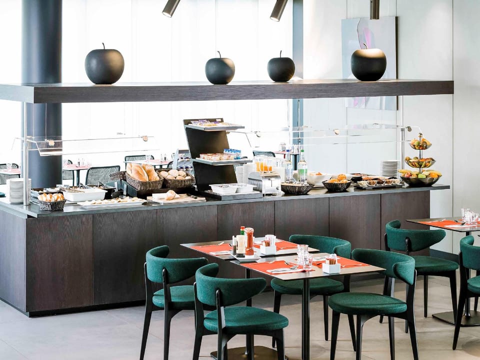Novotel Suites Genève Aéroport Hotel in Geneva
