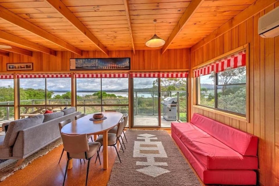 Swan Cove Hotel in Tasmania