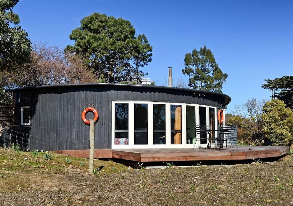 Taylors Bay Cottage Hotel in South Bruny