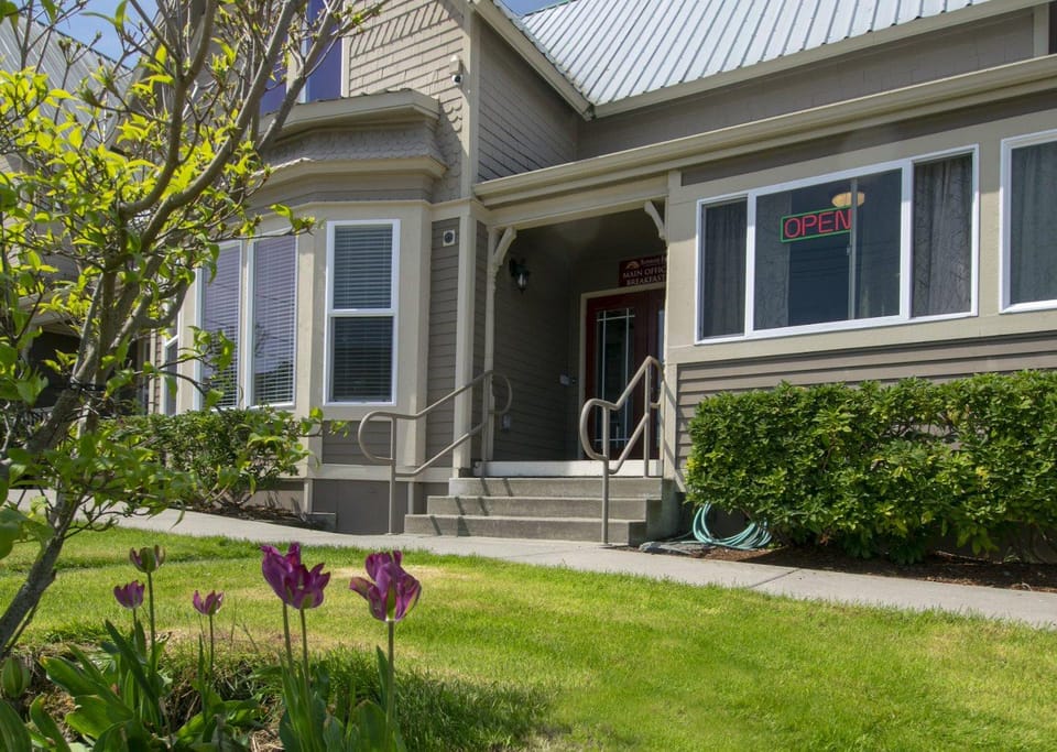 Sunrise Inn Villas and Suites Hotel in Anacortes