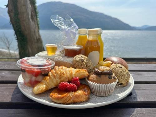 Camus House, Lochside Guest House Hotel in Scotland