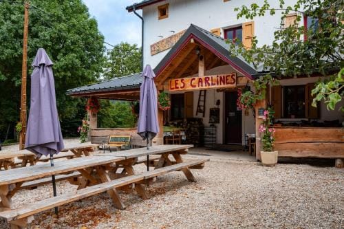Gites D'etape Les Carlines Hotel in Provence-Alpes-Côte d'Azur