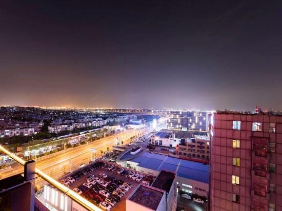 IDJ i Esports Hotel Shanghai Hongqiao Airport Jiuting Subway Station Hotel in Shanghai