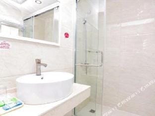 Elong ME Hotel Nanjing South Railway Station Zhonghuamen Subway Station Hotel in Nanjing