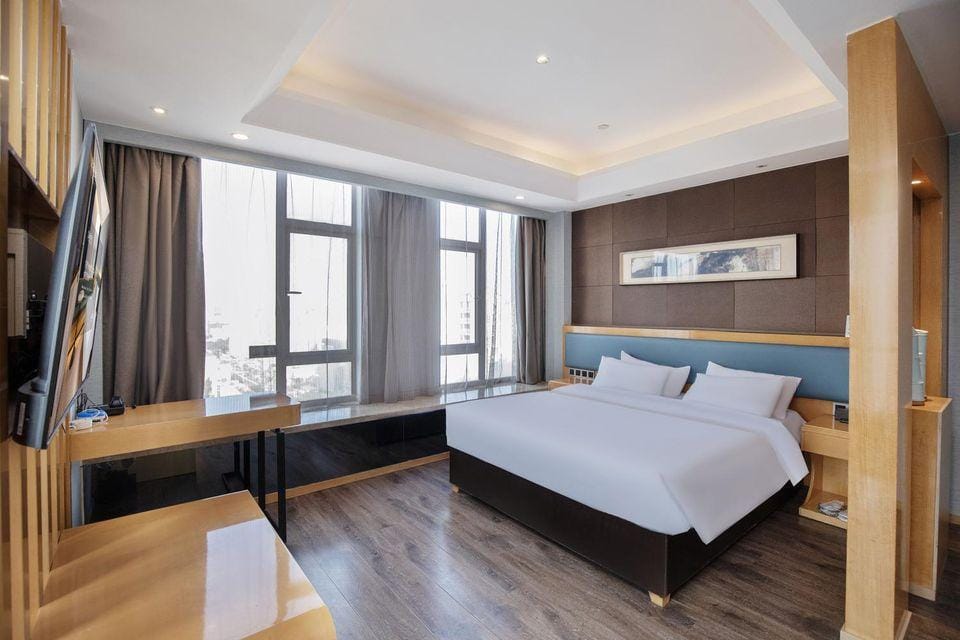 Qingmu Selected Hotel (Maanshan East Station Golden Eagle International Branch) Hotel in Nanjing