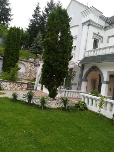 Vila Kraljica Vrdnik Hotel in Vojvodina