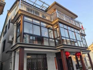Yiqi Yiju Homestay Hotel in Shanghai