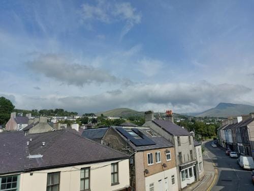 River & Mountain View Hotel in Wales