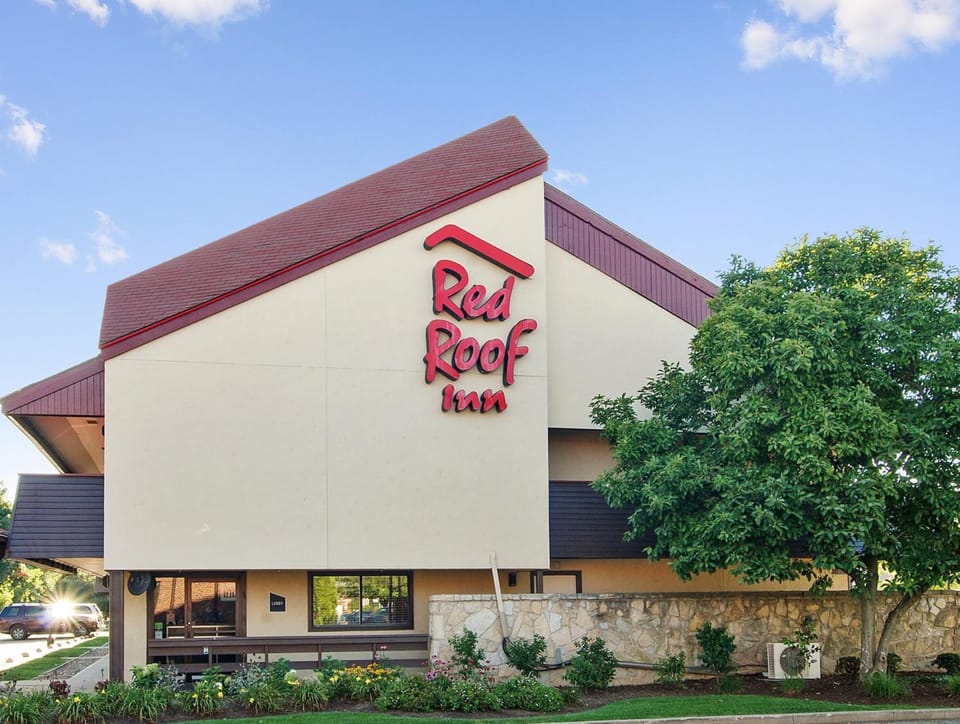 Red Roof Inn Canton Hotel in Ohio