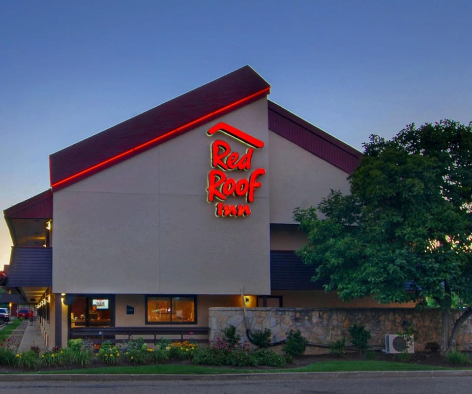Red Roof Inn Canton Hotel in Ohio