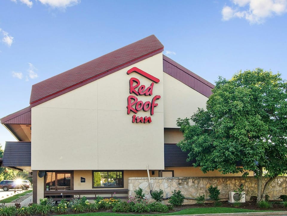 Red Roof Inn Canton Hotel in Ohio