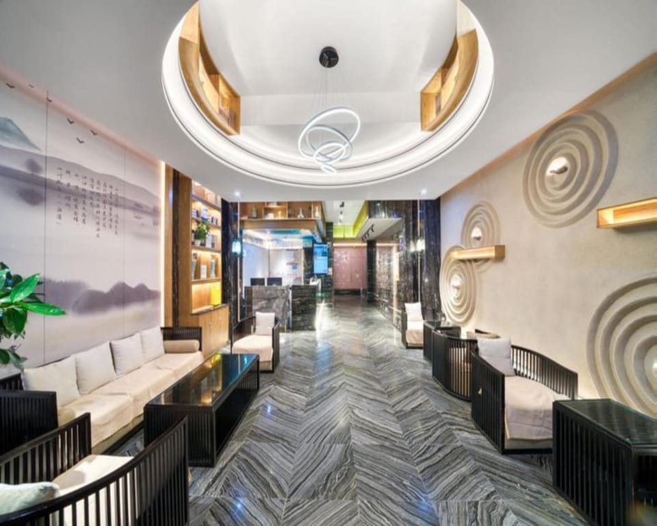 Qi Yue Hotel Shanghai Ruijin Hospital Dapuqiao Subway Station Hotel in Shanghai