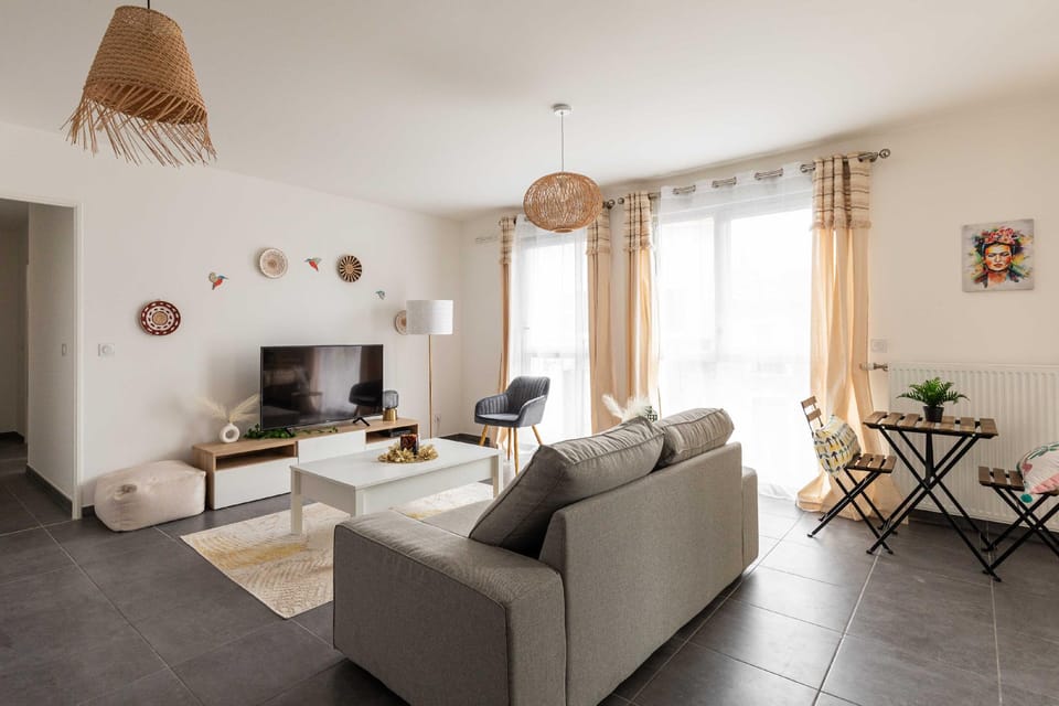 Charming Apartment 2BR/4P - Near to Lyon Resort in Caluire-et-Cuire