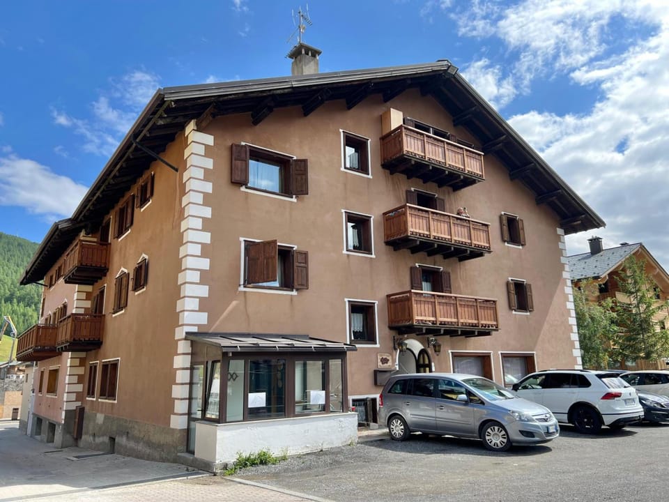 Residence Adele Hotel in Canton of Grisons