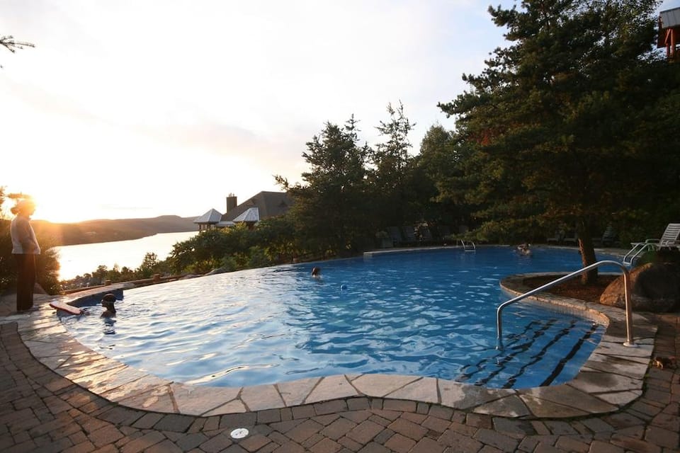 Equinox - RVMT Hotel in Mont-Tremblant