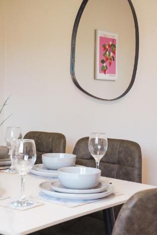 North Elgin Apartment Hotel in Glasgow