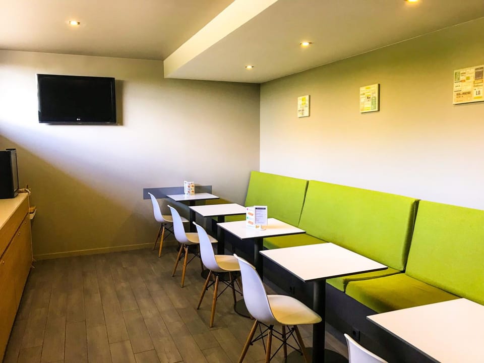 Shared lounge/TV area