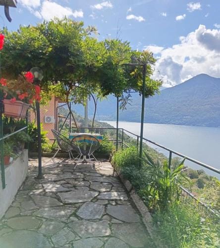 Il Glicine sul Lago Lodge in Canton of Ticino