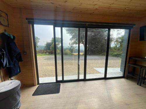 Executive Pod and Jacuzzi 2 Lodge in Wicklow, Co. Wicklow, Ireland