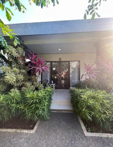 Made Cayon Canggu Stay and Surf By SDM Management Hotel in North Kuta