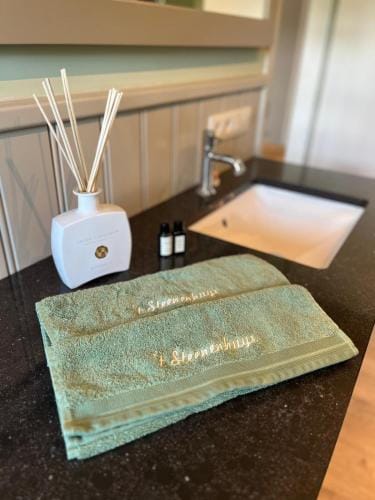 't Steenenhuys Hotel in Dilsen-Stokkem