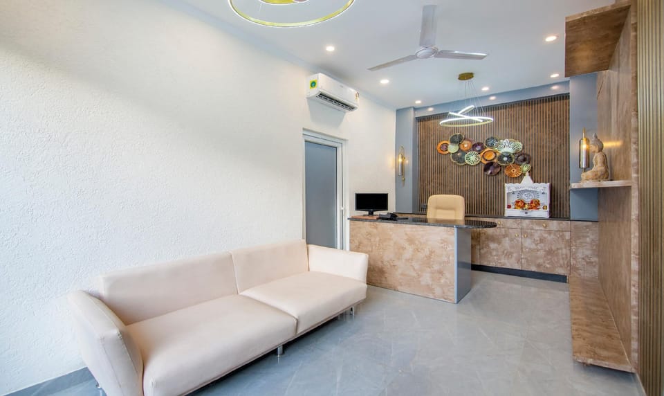Hotel K2 By L ELegant  Hotel in Noida