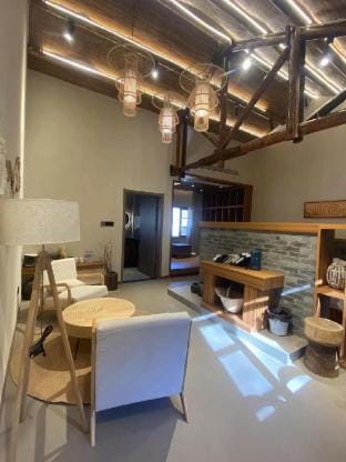 Moon Bay Writers' Village Homestay Hotel in Jiangsu