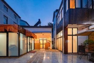 Tangshan Yueman Hot Spring Homestay (Tangjiajia Hot Spring Village) Hotel in Nanjing