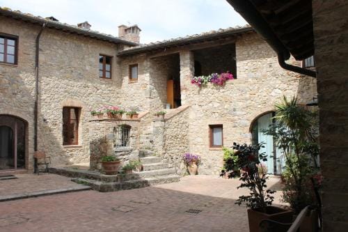 Country Home Tuscany - Courtyard Room Hotel in Tuscany