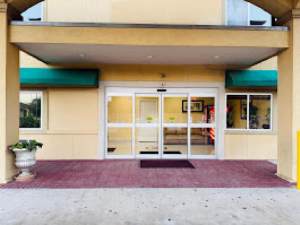Budget Host Inn Stafford - Houston Hotel in Houston