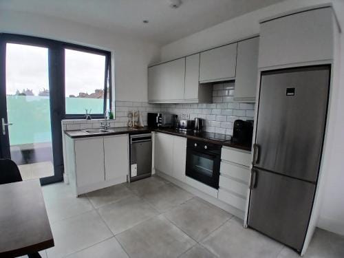 Newly Refurbed 2BD Wraparound Balcony 5km to City Inn in Dublin