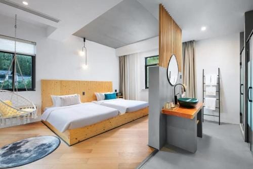 Moganshan Moshe Yujia River Tracing Family Pool Bed and Breakfast Lodge in Zhejiang