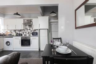 Comfortable 1-Bed Flat Near Pittville Park Hotel in Cheltenham
