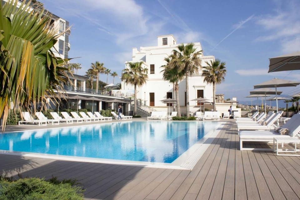 Hotel & Resort Tre Fontane Luxury Hotel in Naples