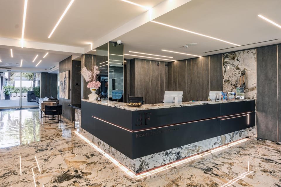 Hotel & Resort Tre Fontane Luxury Hotel in Naples