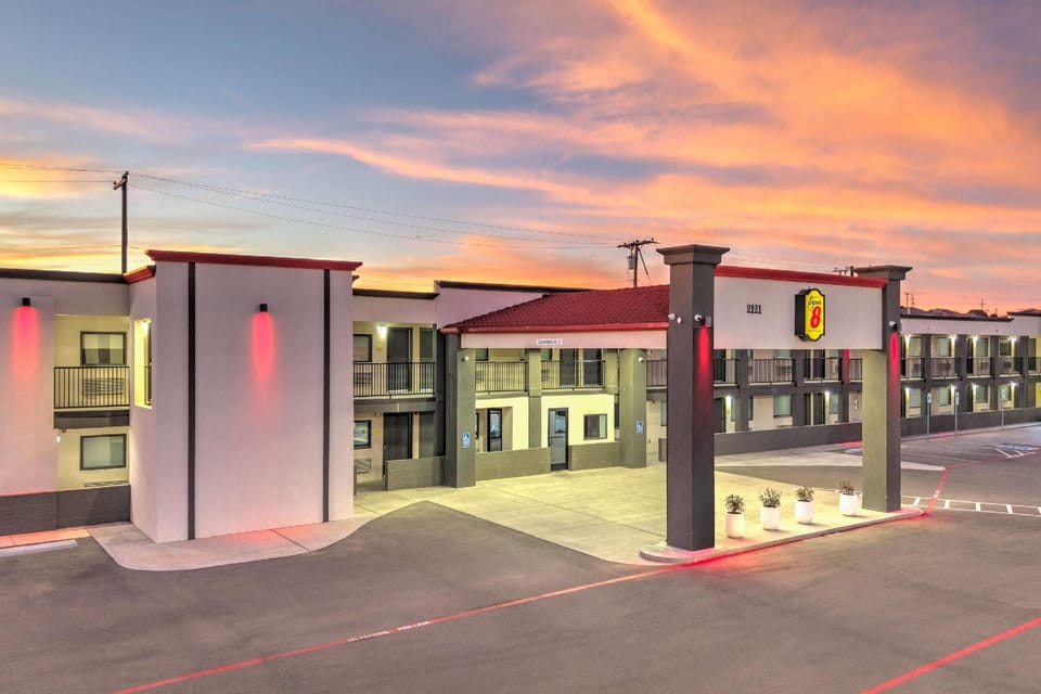 Super 8 by Wyndham Lubbock Airport Hotel in Lubbock