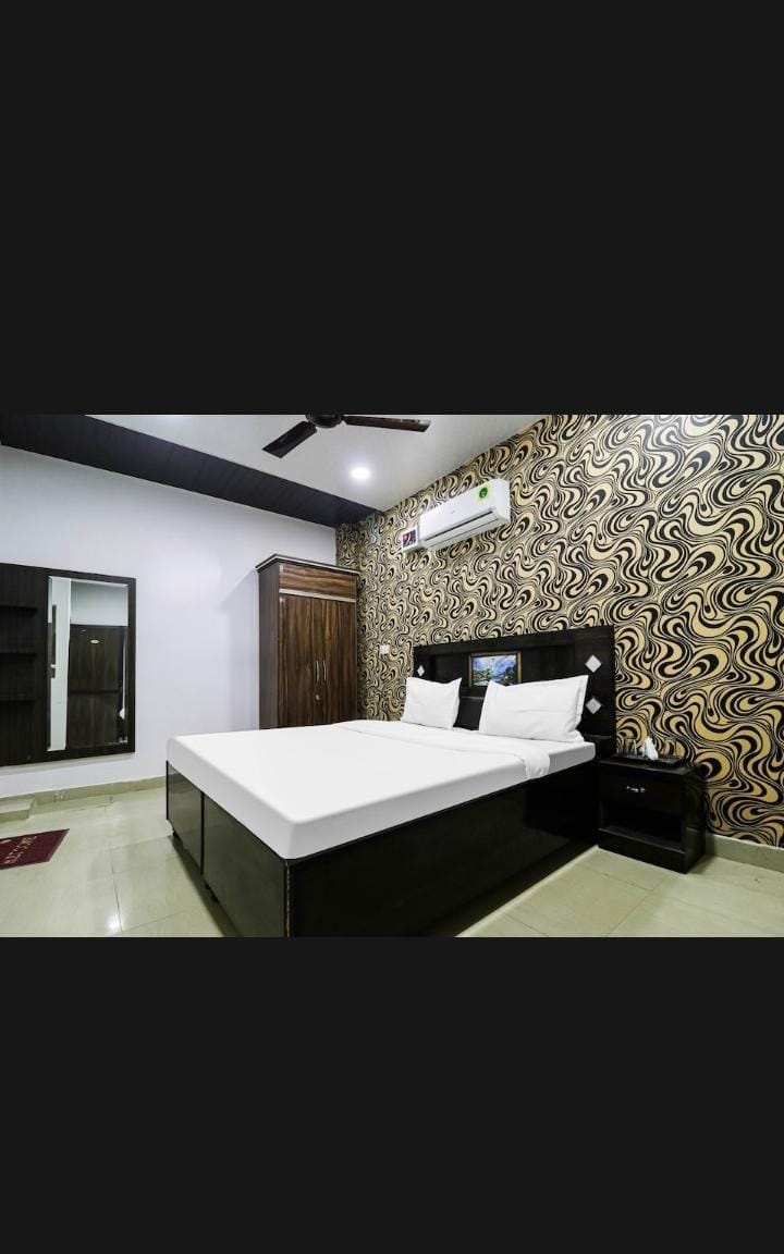 Hotel king Crown Hotel in Ludhiana