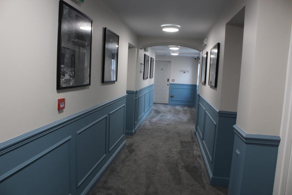 The Royal Alfred - Opposite Central Train Station Hotel in St Helens